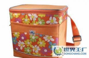 专业生产各类箱包，冰包、旅行包、拉杆包一应俱全