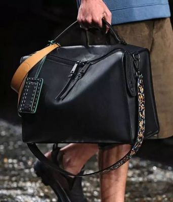 好看且值得买的男款手提包，看这几个牌子就够了